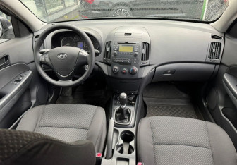 Подержанный автомобиль Hyundai i30 Wagon 2010 года (9 фото)