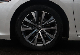 Подержанный автомобиль Lexus ES 2018 года (23 фото)