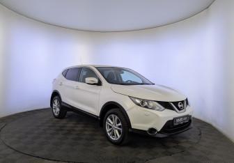 Подержанный автомобиль Nissan Qashqai 2014 года (3 фото)