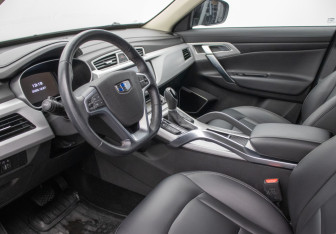 Подержанный автомобиль Geely Atlas 2018 года (10 фото)