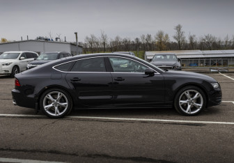 Подержанный автомобиль Audi A7 2010 года (4 фото)
