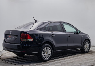Подержанный автомобиль Volkswagen Polo Sedan 2017 года (5 фото)