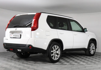Подержанный автомобиль Nissan X-Trail 2011 года (5 фото)