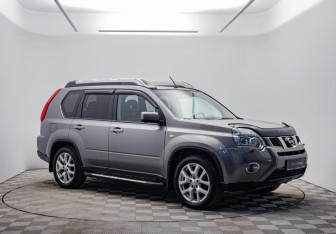 Подержанный автомобиль Nissan X-Trail 2014 года (3 фото)