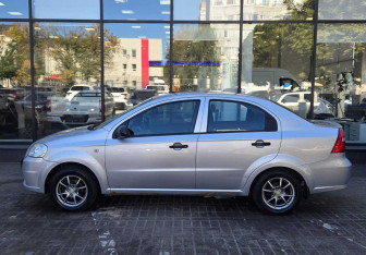 Подержанный автомобиль Chevrolet Aveo Sedan 2008 года (5 фото)