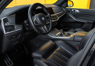Подержанный автомобиль BMW X7 2020 года (12 фото)
