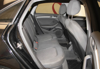 Подержанный автомобиль Audi A3 Sedan 2016 года (20 фото)