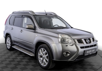 Подержанный автомобиль Nissan X-Trail 2014 года (3 фото)