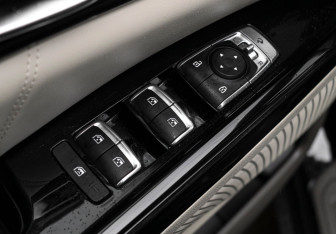 Подержанный автомобиль Kia Carnival 2021 года (30 фото)