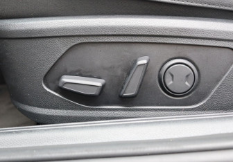 Подержанный автомобиль Kia K5 2021 года (12 фото)