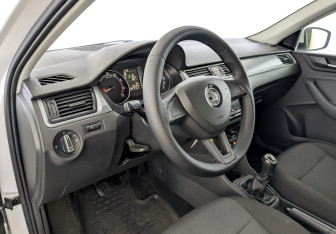 Подержанный автомобиль Skoda Rapid Liftback 2019 года (16 фото)