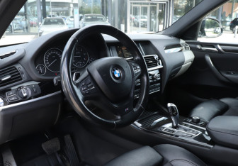 Подержанный автомобиль BMW X4 2015 года (13 фото)