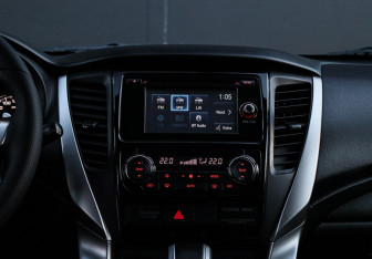 Подержанный автомобиль Mitsubishi Pajero Sport 2018 года (12 фото)