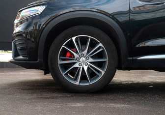 Подержанный автомобиль Geely Tugella 2021 года (32 фото)