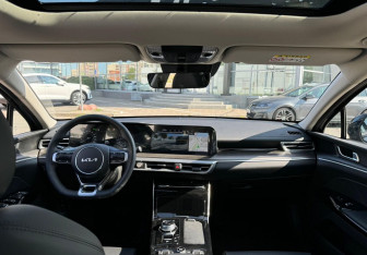 Новый Kia K5 2025 (13 фото)
