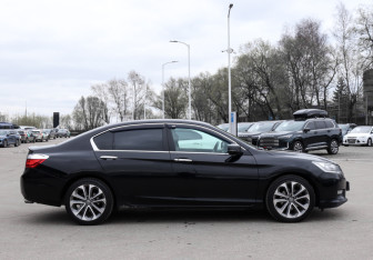 Подержанный автомобиль Honda Accord Sedan 2013 года (4 фото)