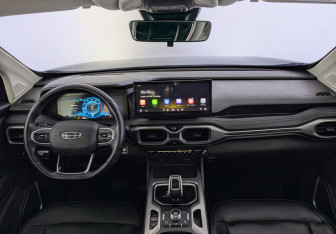 Подержанный автомобиль Geely Okavango 2023 года (14 фото)