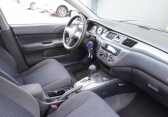 Подержанный автомобиль Mitsubishi Lancer Sedan 2007 года (9 фото)