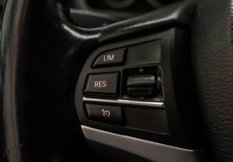 Подержанный автомобиль BMW X5 2016 года (13 фото)