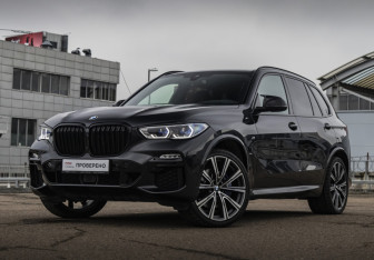 Подержанный автомобиль BMW X5 2021 года (2 фото)