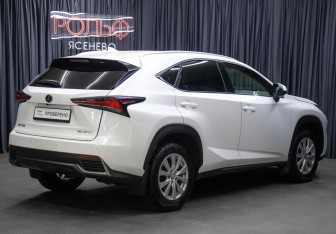 Подержанный автомобиль Lexus NX 2018 года (5 фото)