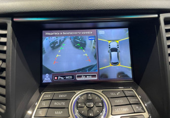 Подержанный автомобиль Infiniti QX70 2013 года (21 фото)