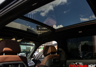Подержанный автомобиль BMW X7 2019 года (14 фото)