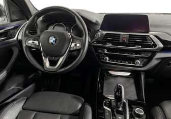 Подержанный автомобиль BMW X3 2020 года (15 фото)
