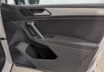 Подержанный автомобиль Volkswagen Tiguan 2020 года (24 фото)