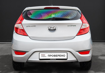 Подержанный автомобиль Hyundai Solaris Hatchback 2013 года (5 фото)