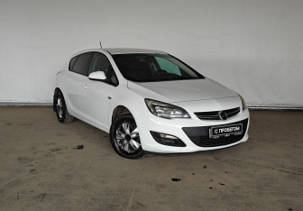 Подержанный автомобиль Opel Astra Hatchback 2013 года (3 фото)
