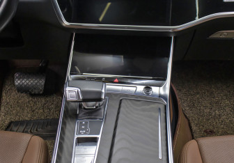 Подержанный автомобиль Audi A6 Sedan 2020 года (15 фото)