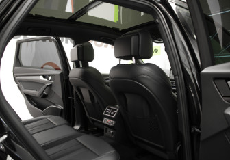 Подержанный автомобиль Audi Q5 2024 года (35 фото)