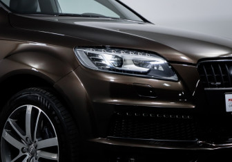 Подержанный автомобиль Audi Q7 2013 года (16 фото)