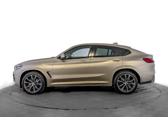 Подержанный автомобиль BMW X4 2019 года (8 фото)