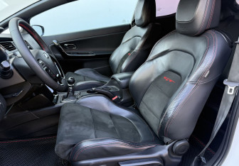 Подержанный автомобиль Kia Ceed GT 2015 года (10 фото)