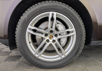 Подержанный автомобиль Porsche Macan 2015 года (12 фото)