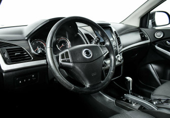 Подержанный автомобиль SsangYong Actyon 2014 года (10 фото)