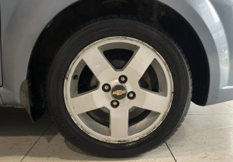 Подержанный автомобиль Chevrolet Aveo Sedan 2007 года (18 фото)
