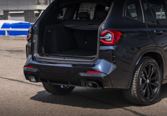 Подержанный автомобиль BMW X3 2024 года (23 фото)