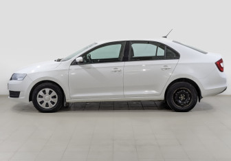 Подержанный автомобиль Skoda Rapid Liftback 2019 года (8 фото)