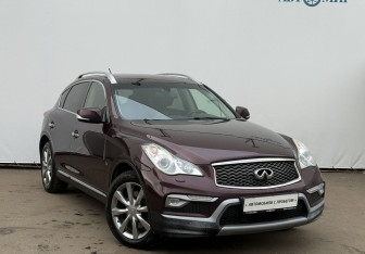 Подержанный автомобиль Infiniti QX50 2016 года (3 фото)