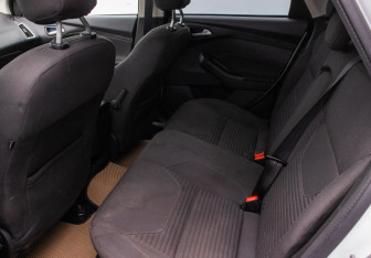 Подержанный автомобиль Ford Focus Sedan 2015 года (11 фото)
