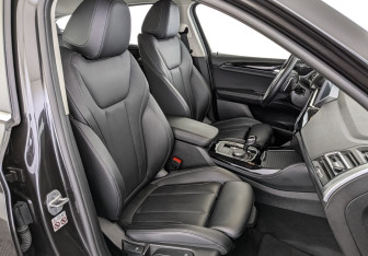 Подержанный автомобиль BMW X4 2021 года (24 фото)