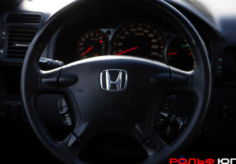 Подержанный автомобиль Honda CR-V 2005 года (14 фото)