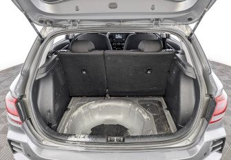 Подержанный автомобиль Kia Rio Hatchback 2021 года (10 фото)