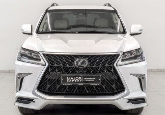 Подержанный автомобиль Lexus LX 2019 года (2 фото)