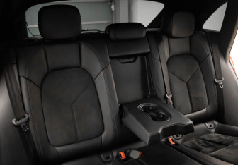 Подержанный автомобиль Porsche Macan 2017 года (32 фото)