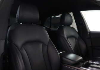 Подержанный автомобиль Audi Q8 2018 года (16 фото)