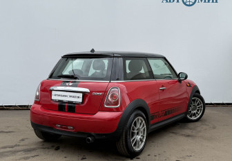 Подержанный автомобиль MINI Hatch 2013 года (5 фото)